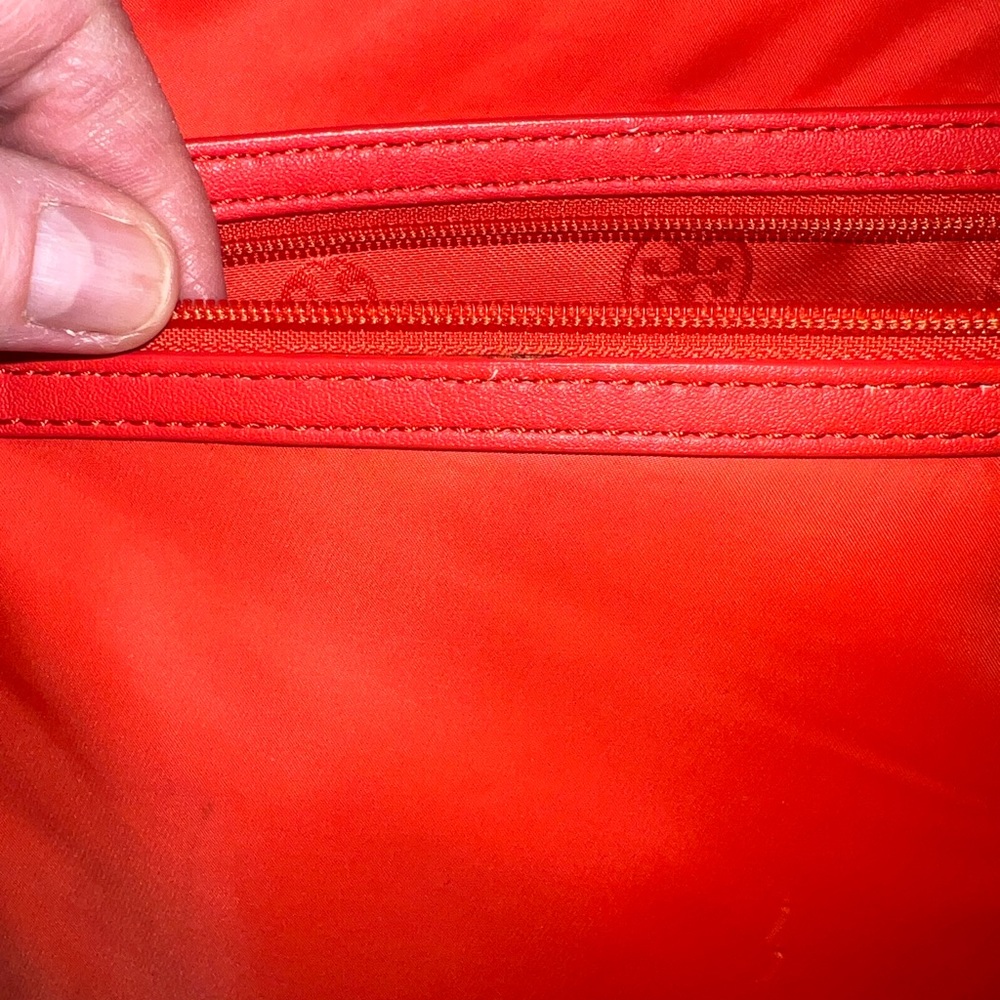 Tory Burch Red Crossbody Bag with Flap Design and Matching Strap - Picture 5 of 16